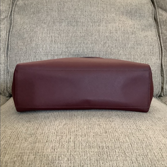 Michael Kors Susannah Merlot burgundy purse with gold tone chain straps - Picture 4 of 11